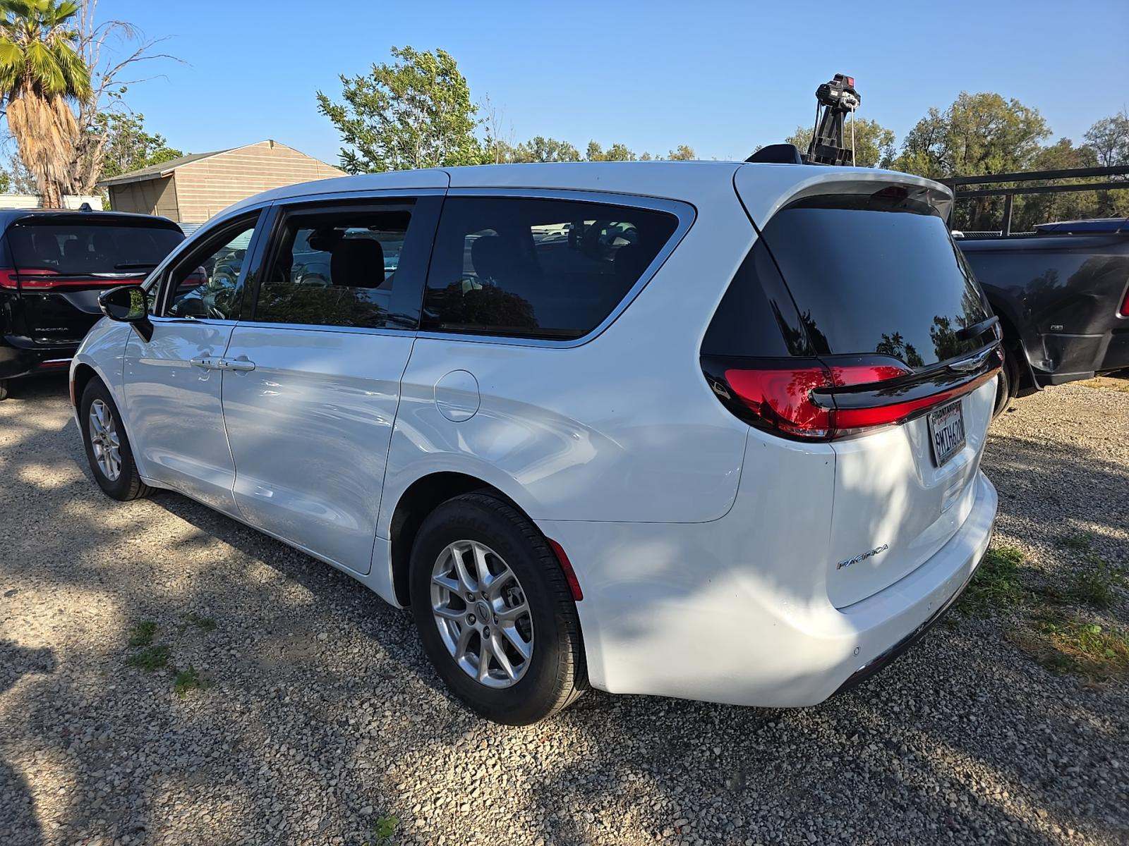 2024 Chrysler Pacifica Touring FWD