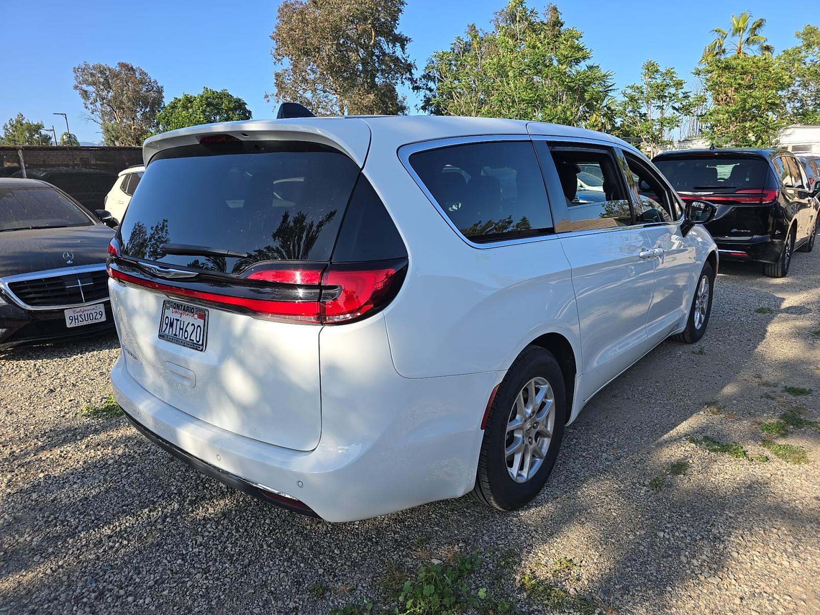 2024 Chrysler Pacifica Touring FWD