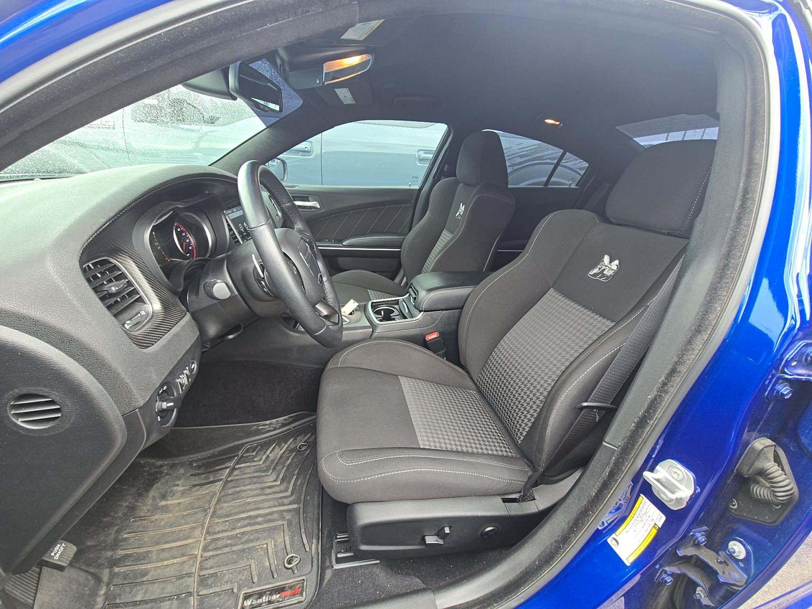 DODGE CHALLENGER - 6