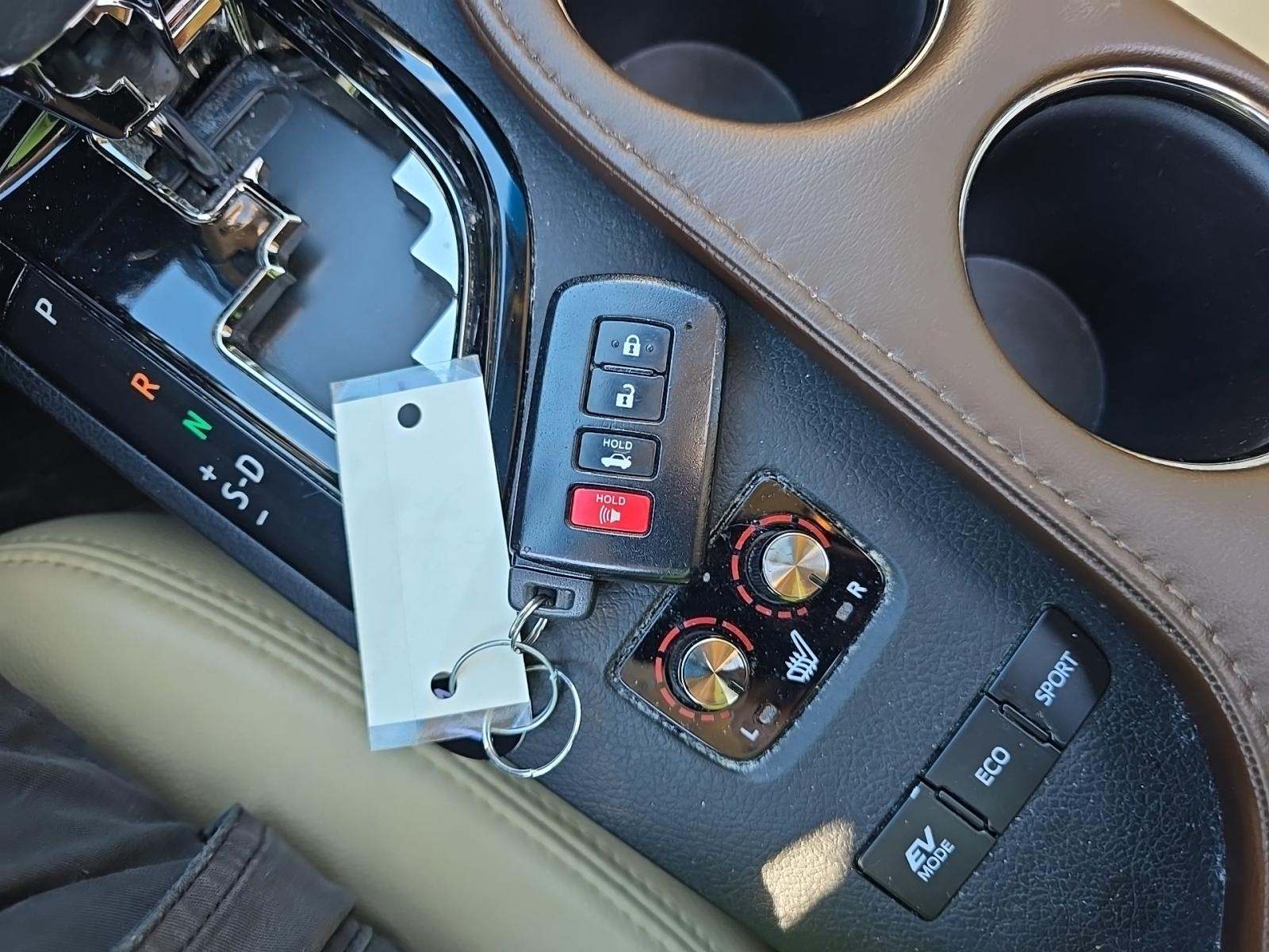 2016 Toyota Avalon Hybrid XLE Premium FWD