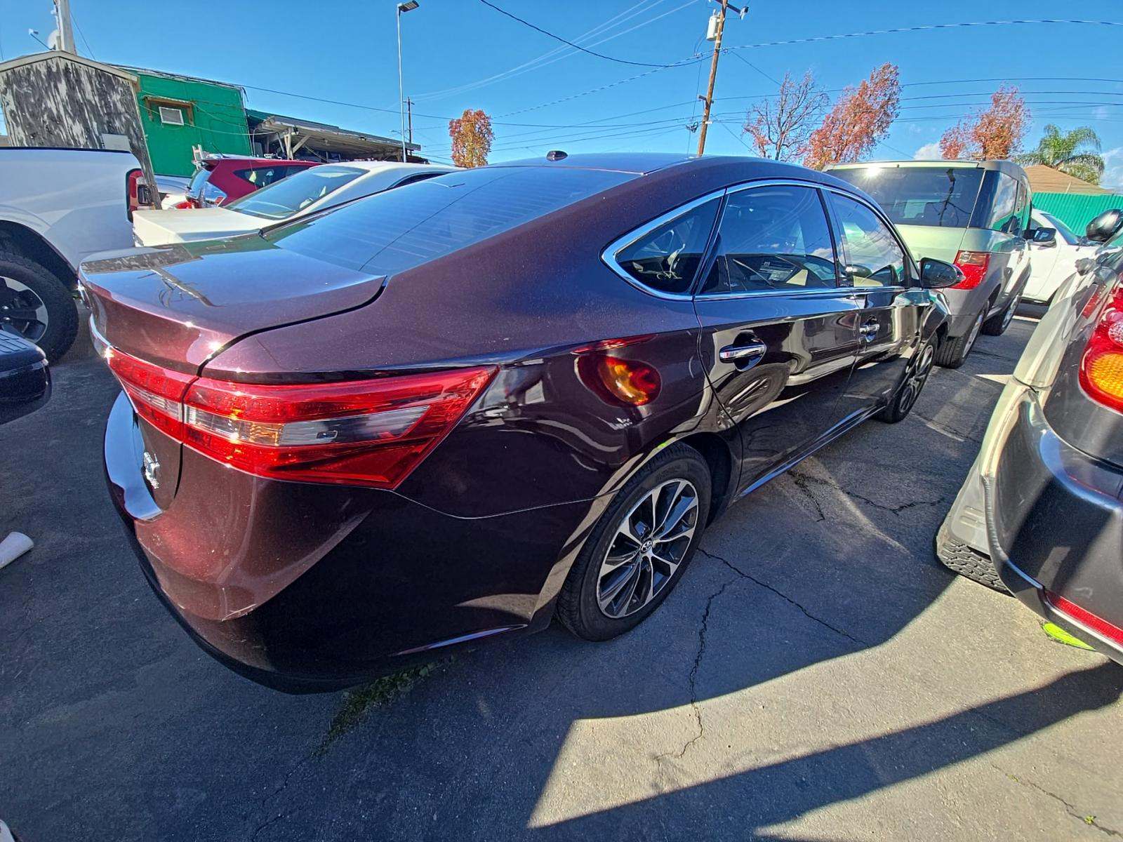 2016 Toyota Avalon Hybrid XLE Premium FWD