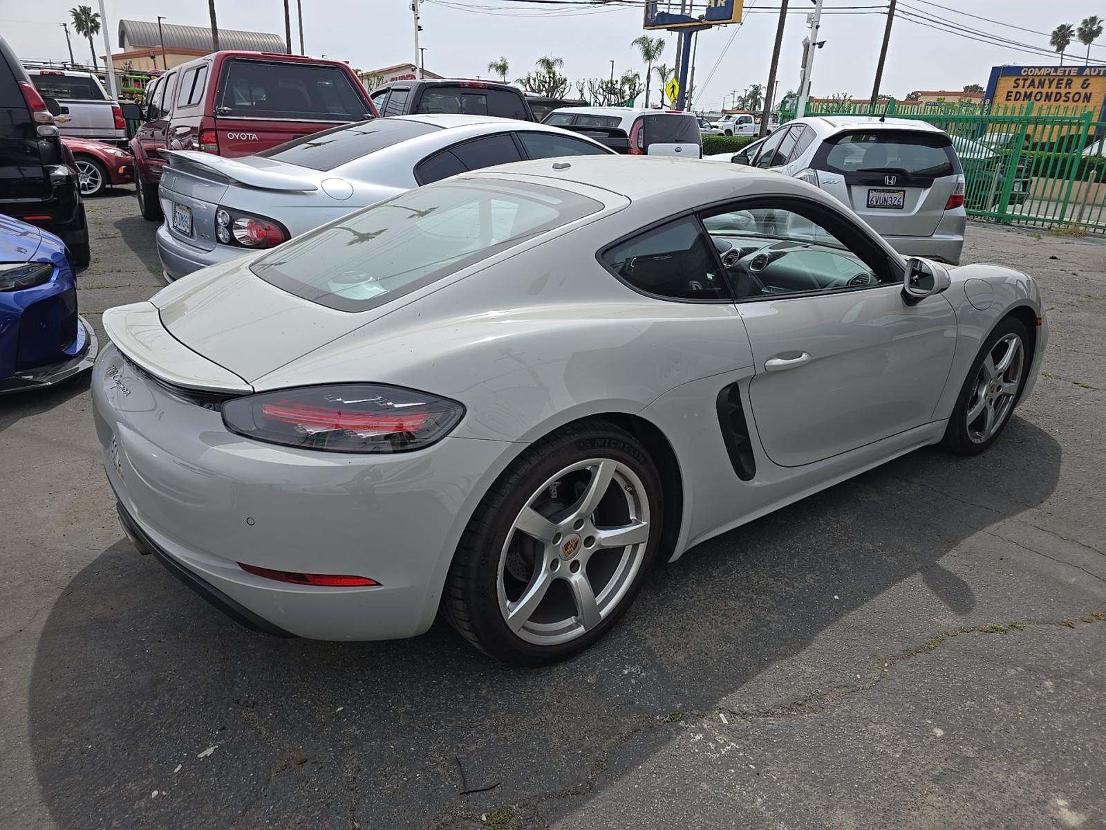 2019 Porsche 718 Cayman Base RWD