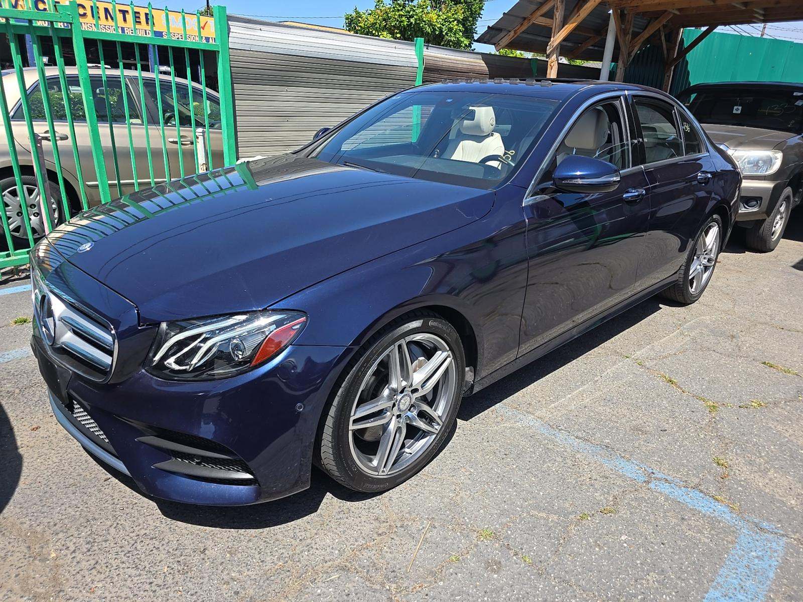 MERCEDES-BENZ E-CLASS - 1