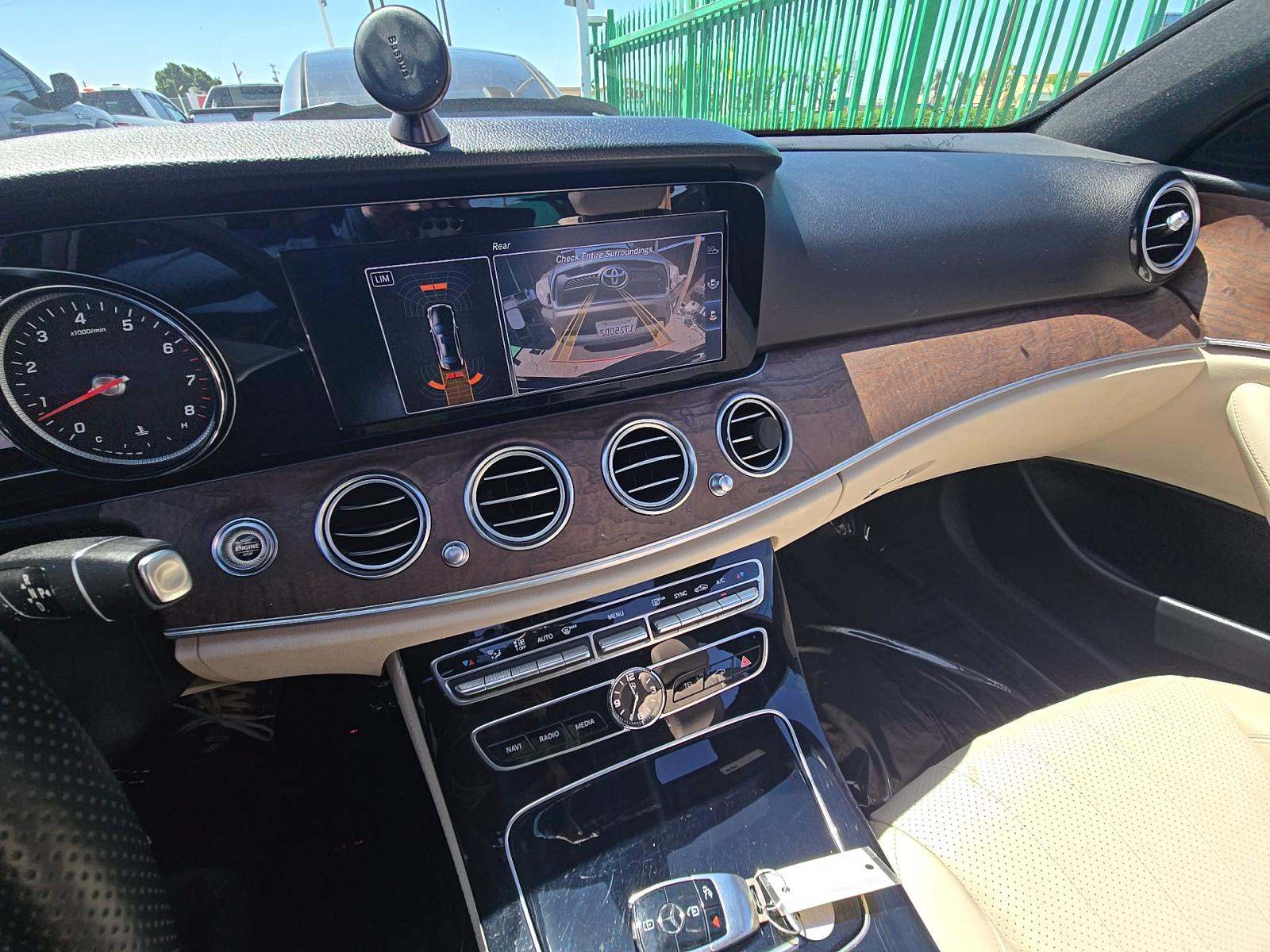 MERCEDES-BENZ E-CLASS - 10