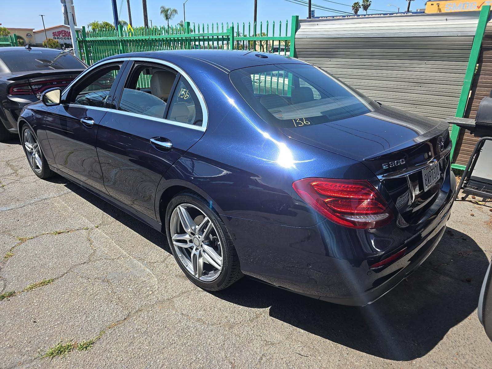 MERCEDES-BENZ E-CLASS - 2