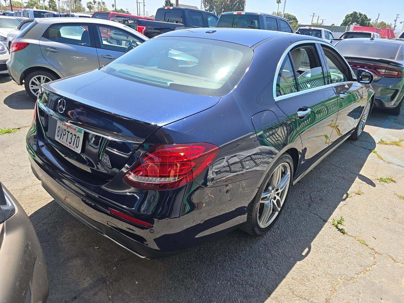 MERCEDES-BENZ E-CLASS - 3