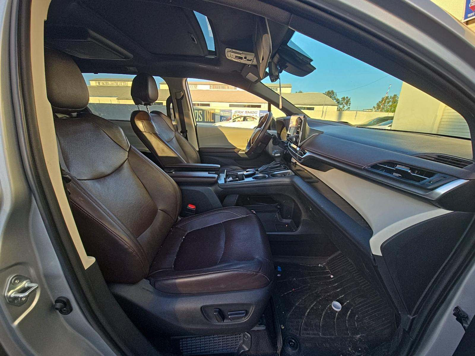 2022 Toyota Sienna Platinum FWD