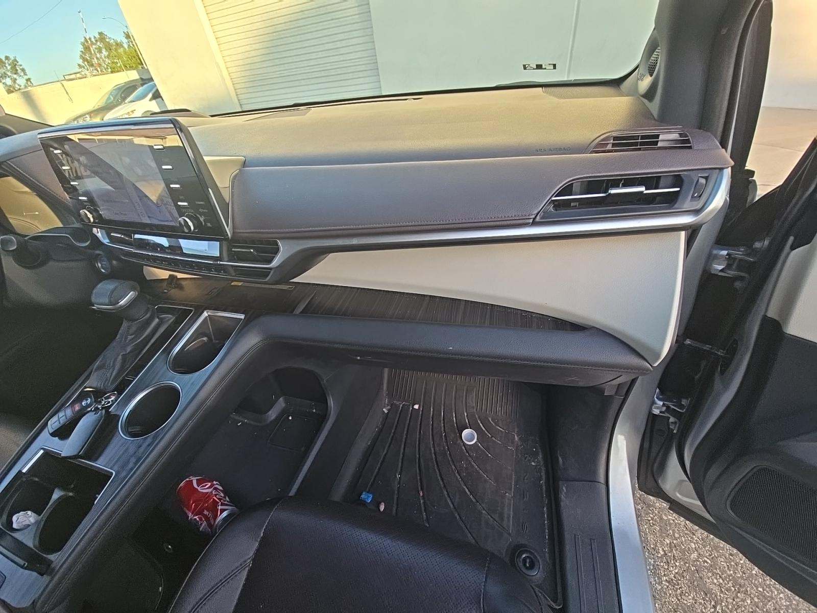 2022 Toyota Sienna Platinum FWD