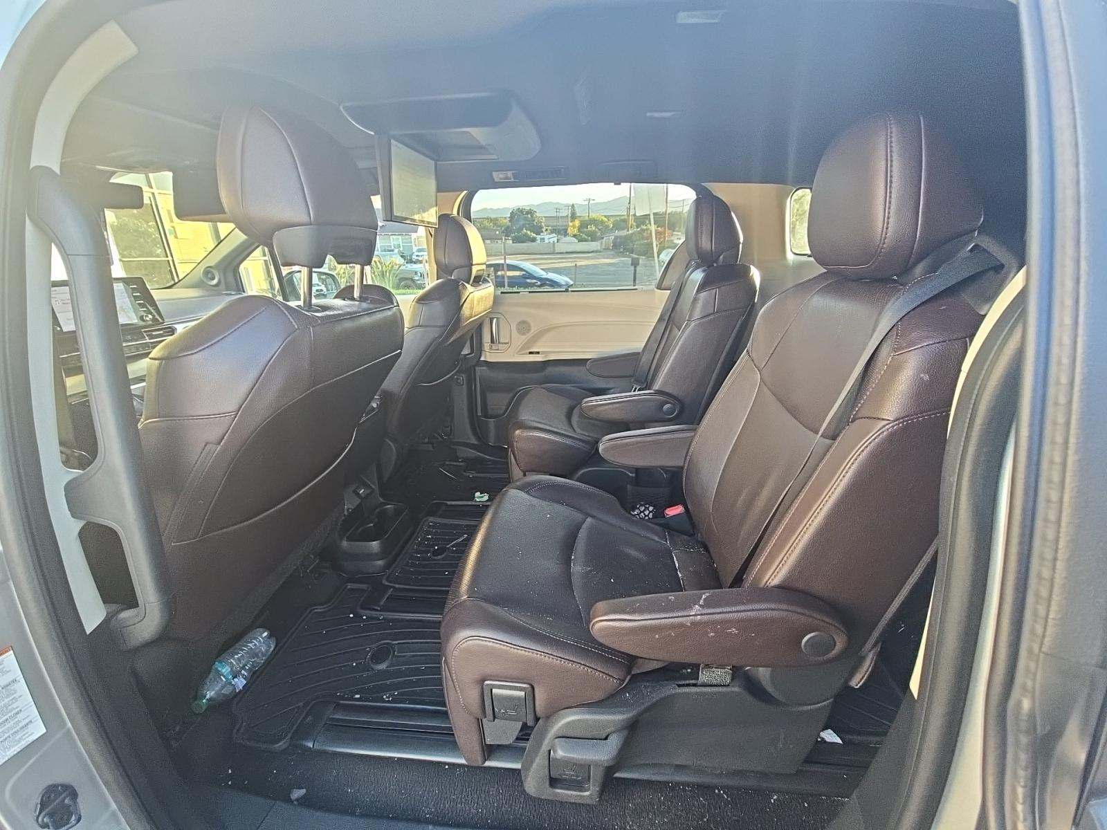 2022 Toyota Sienna Platinum FWD