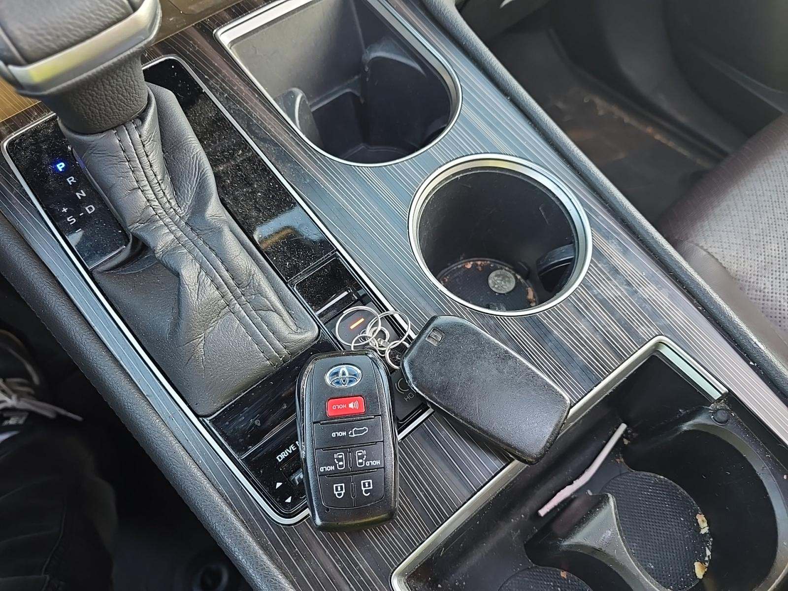 2022 Toyota Sienna Platinum FWD