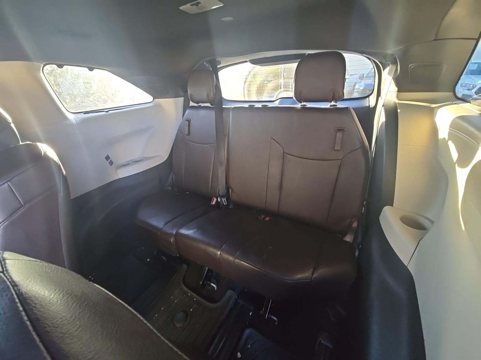 2022 Toyota Sienna Platinum FWD