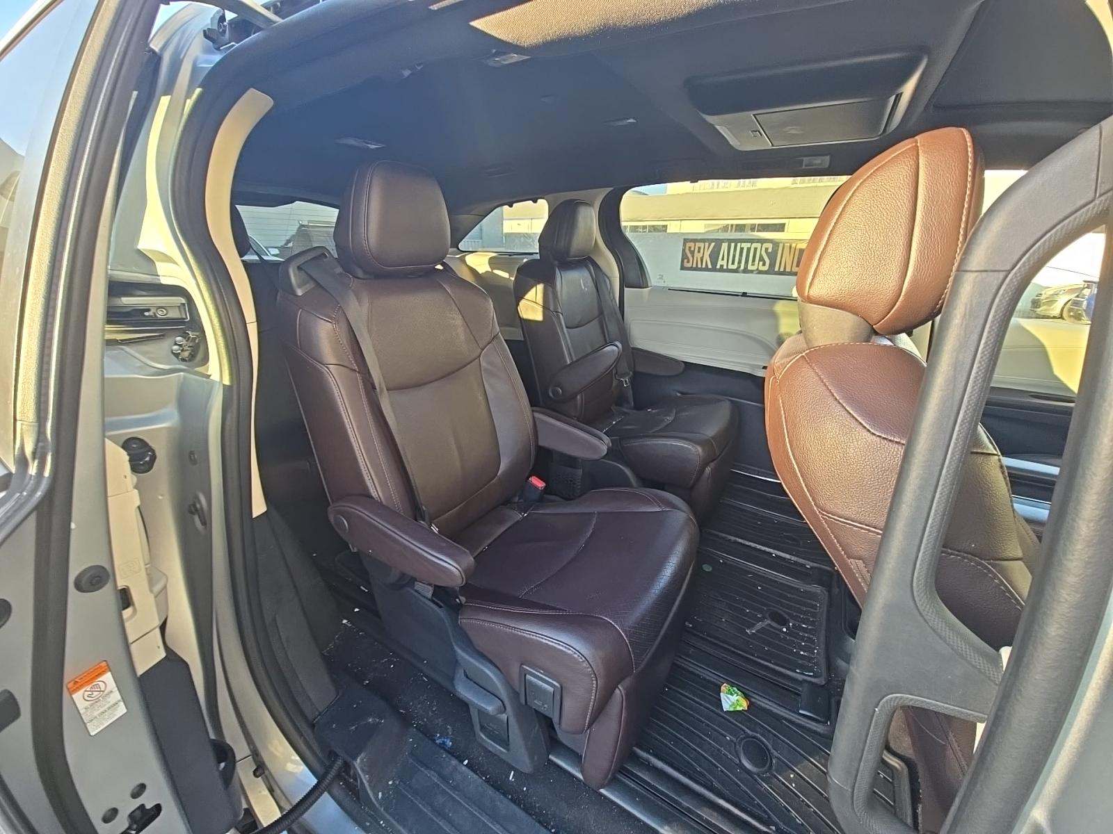 2022 Toyota Sienna Platinum FWD