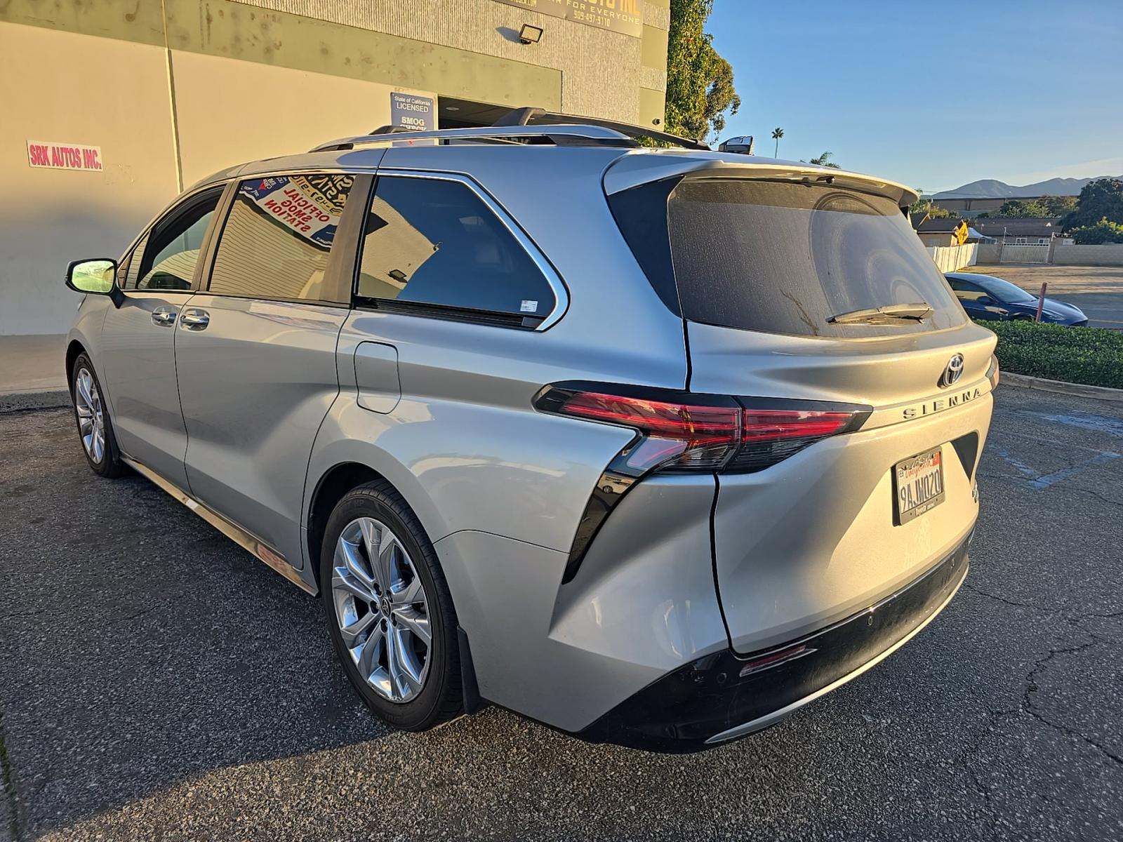 2022 Toyota Sienna Platinum FWD