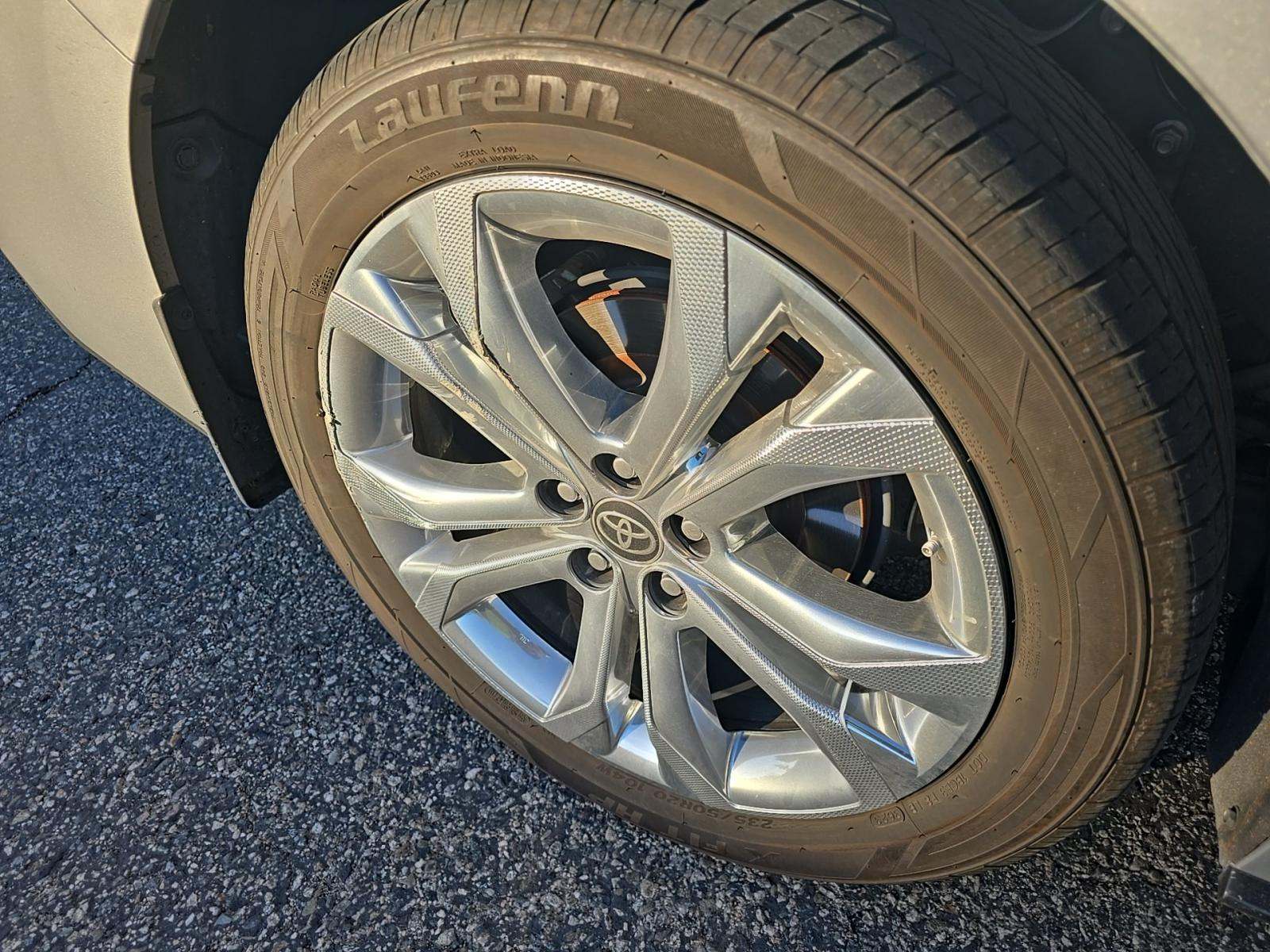 2022 Toyota Sienna Platinum FWD