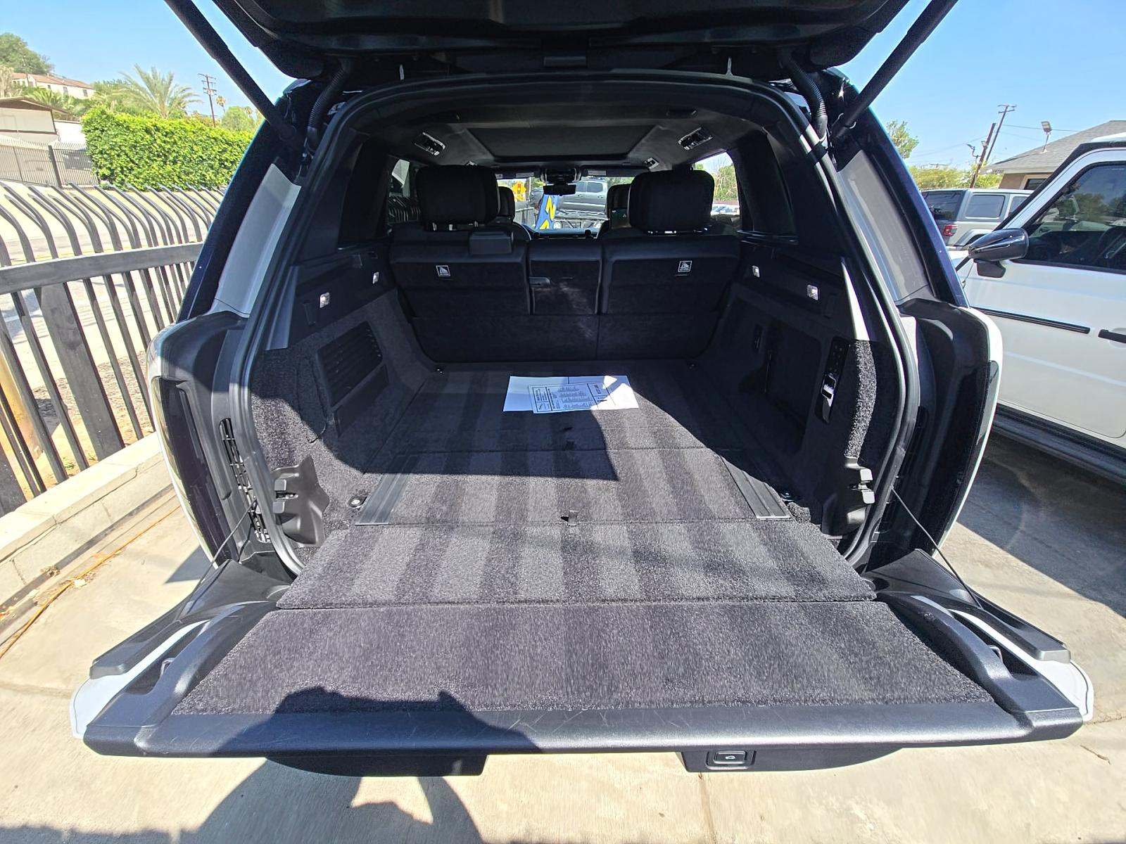 2023 Land Rover Range Rover SV LWB AWD