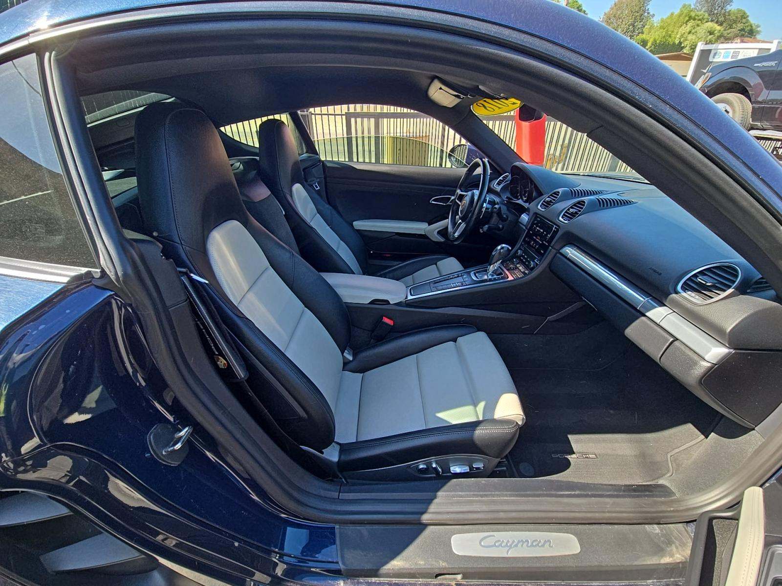 2018 Porsche 718 Cayman Base RWD