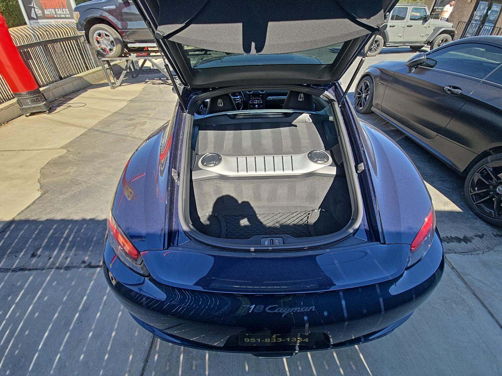 2018 Porsche 718 Cayman Base RWD