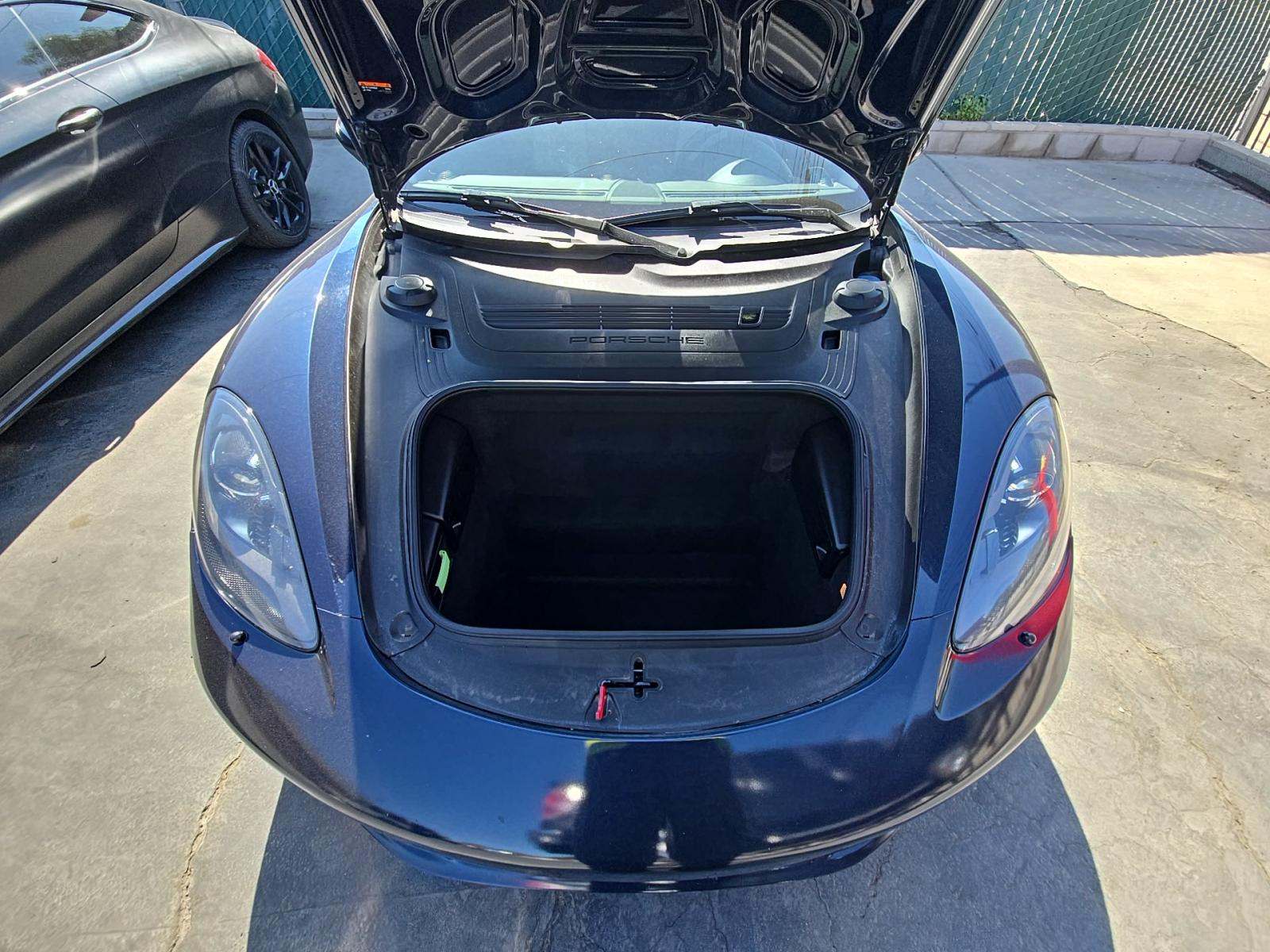 2018 Porsche 718 Cayman Base RWD