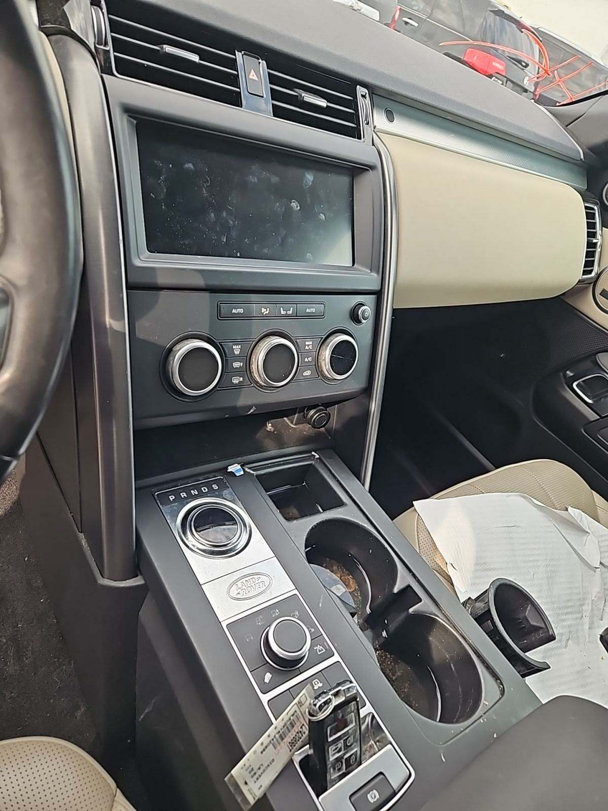 2020 Land Rover Discovery Landmark Edition AWD