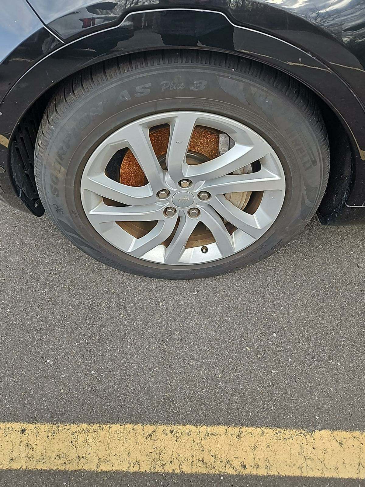 2020 Land Rover Discovery Landmark Edition AWD