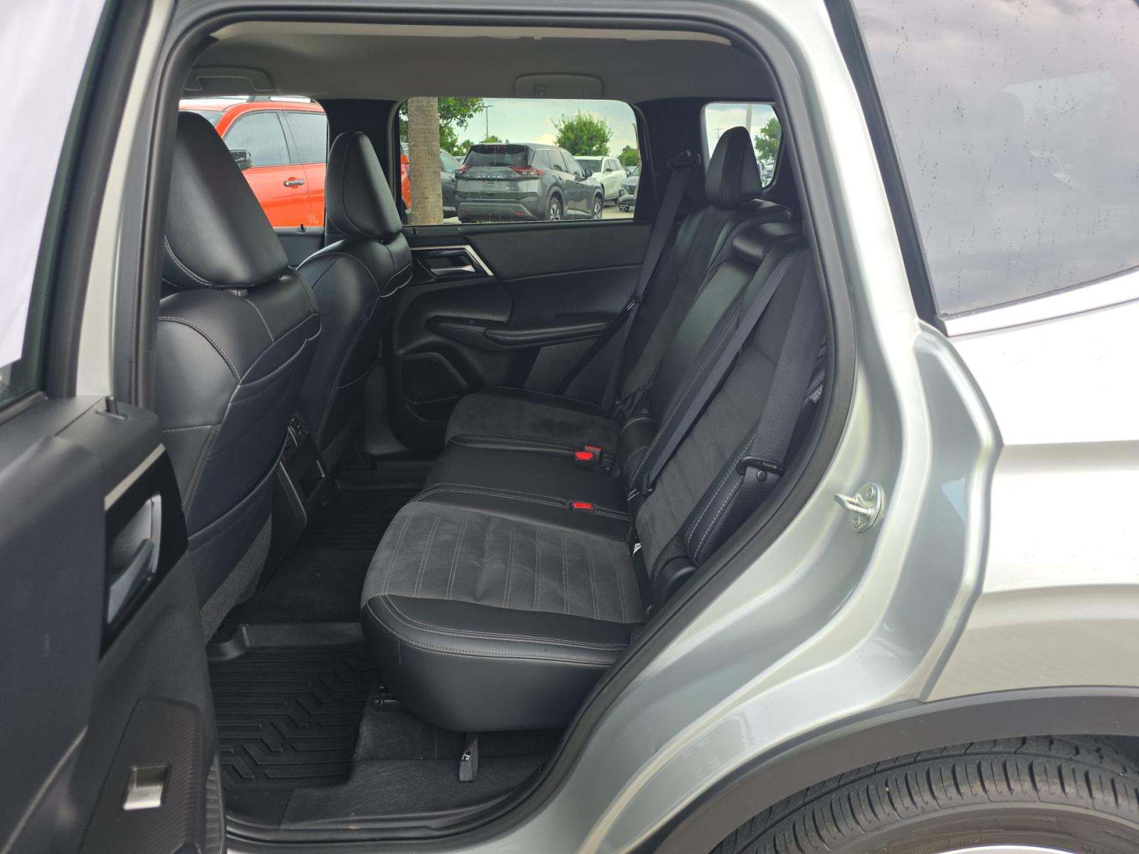 2024 Mitsubishi Outlander SE AWD