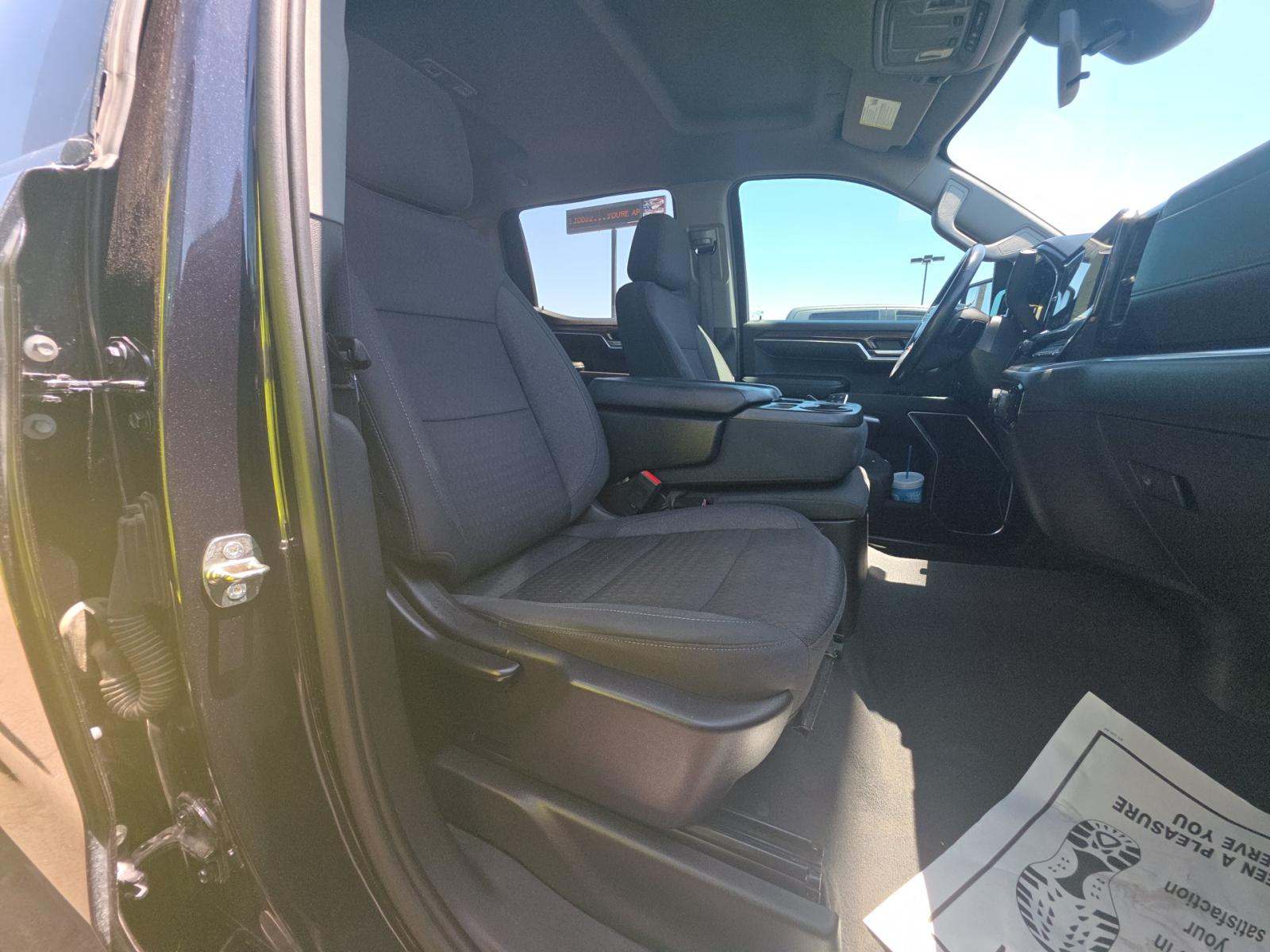 2022 Chevrolet Silverado 1500 RST AWD