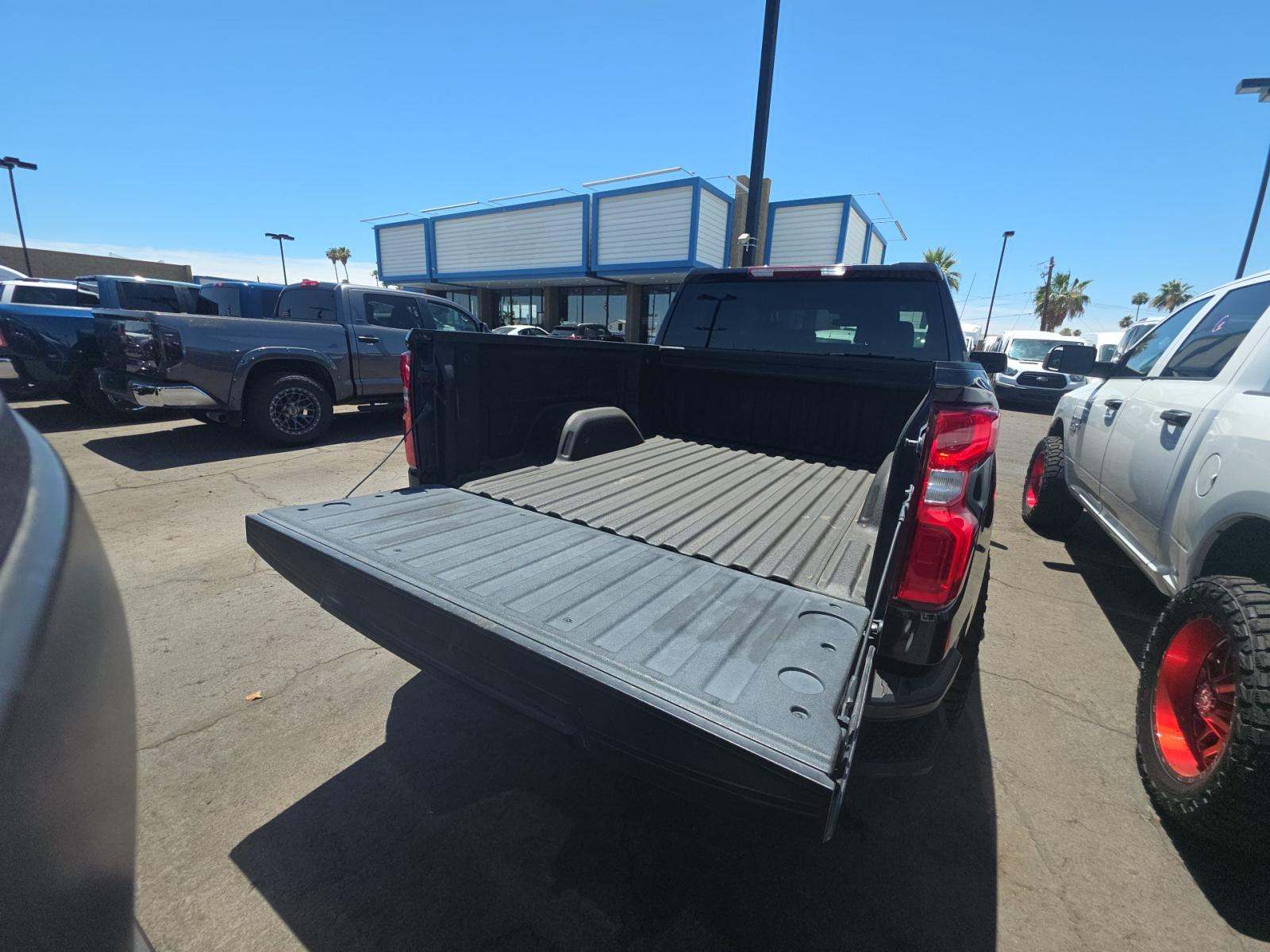 2022 Chevrolet Silverado 1500 RST AWD