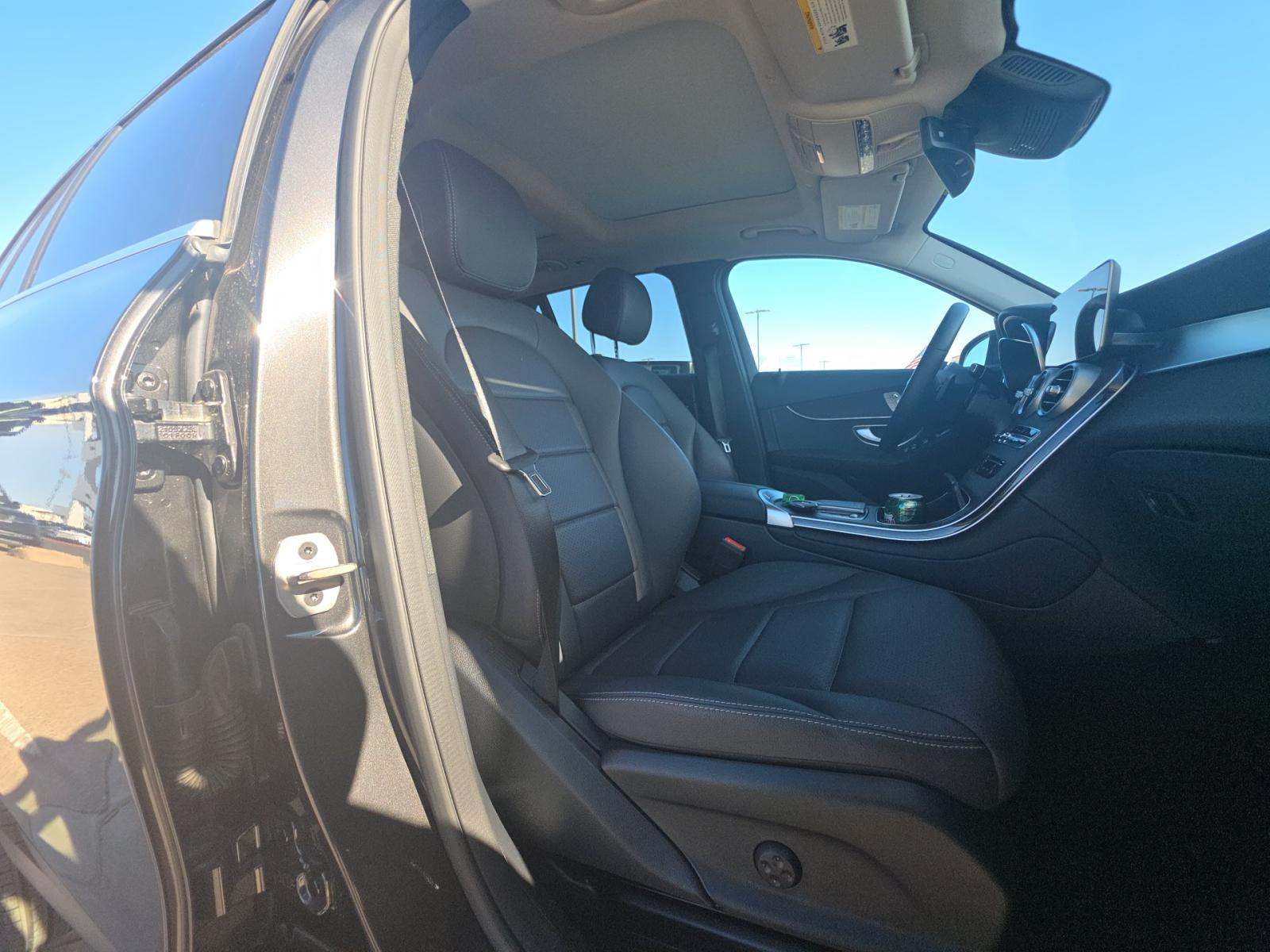 2022 Mercedes-Benz GLC GLC 300 RWD