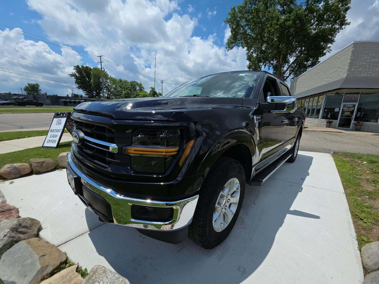 2025 Ford F-150 XLT AWD