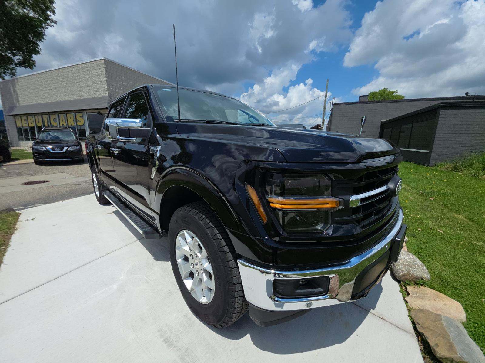 2025 Ford F-150 XLT AWD