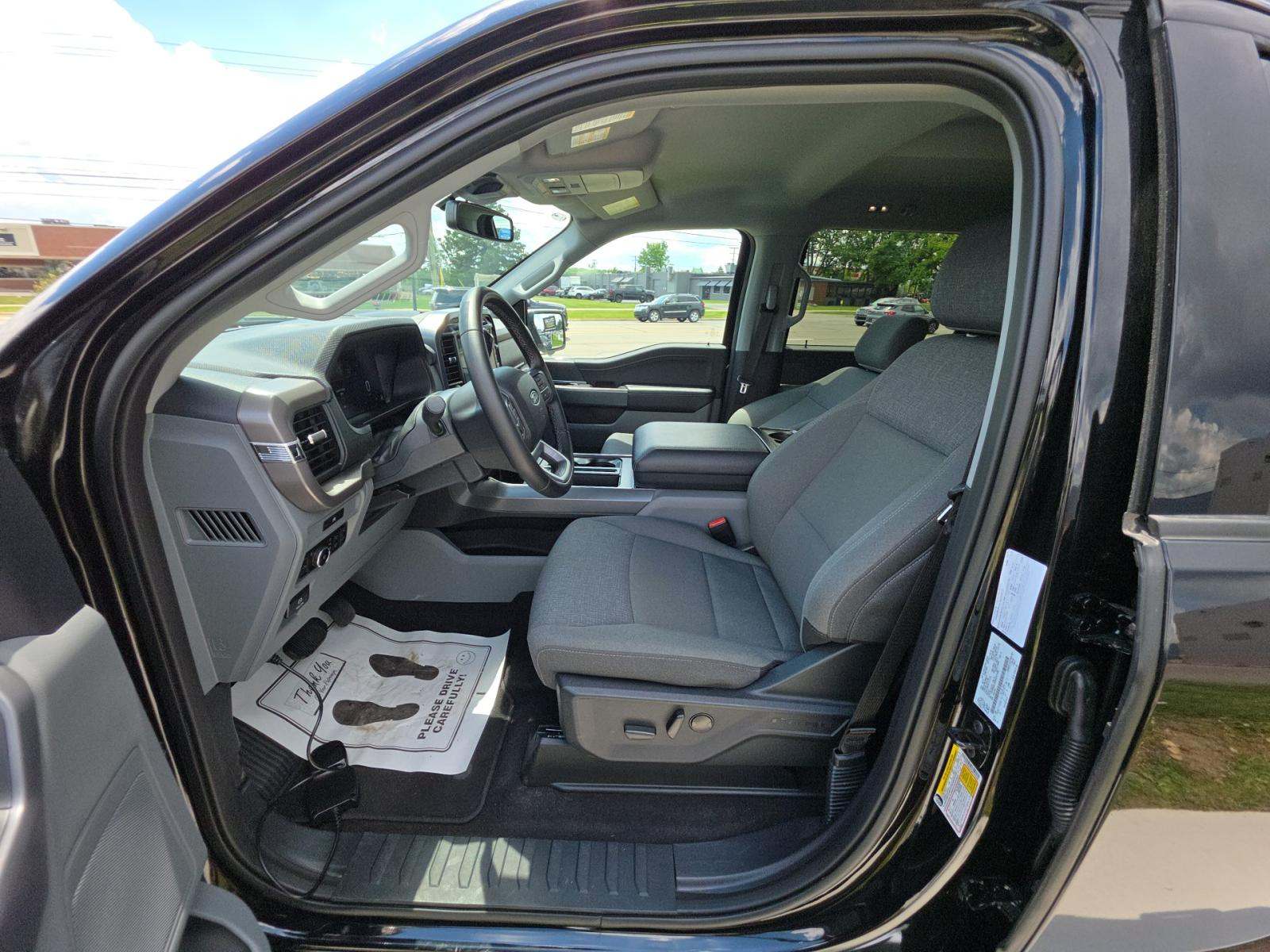 2025 Ford F-150 XLT AWD