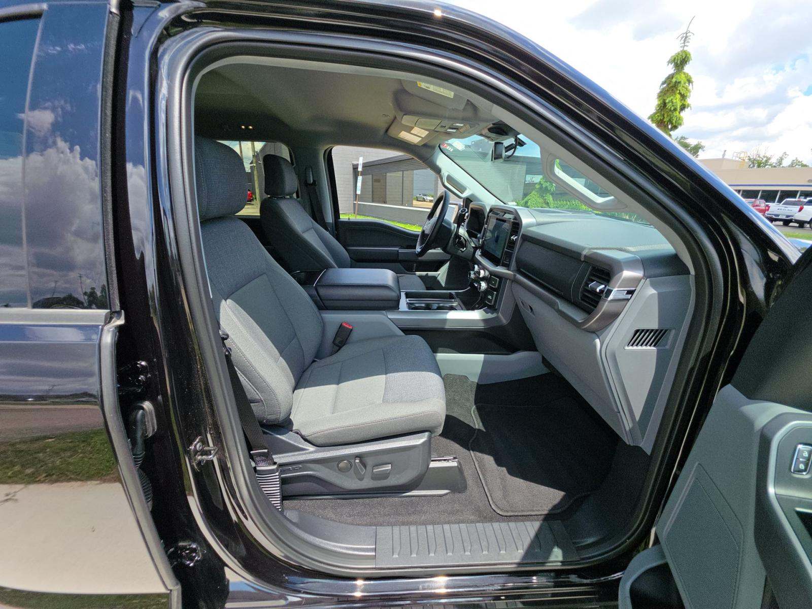 2025 Ford F-150 XLT AWD