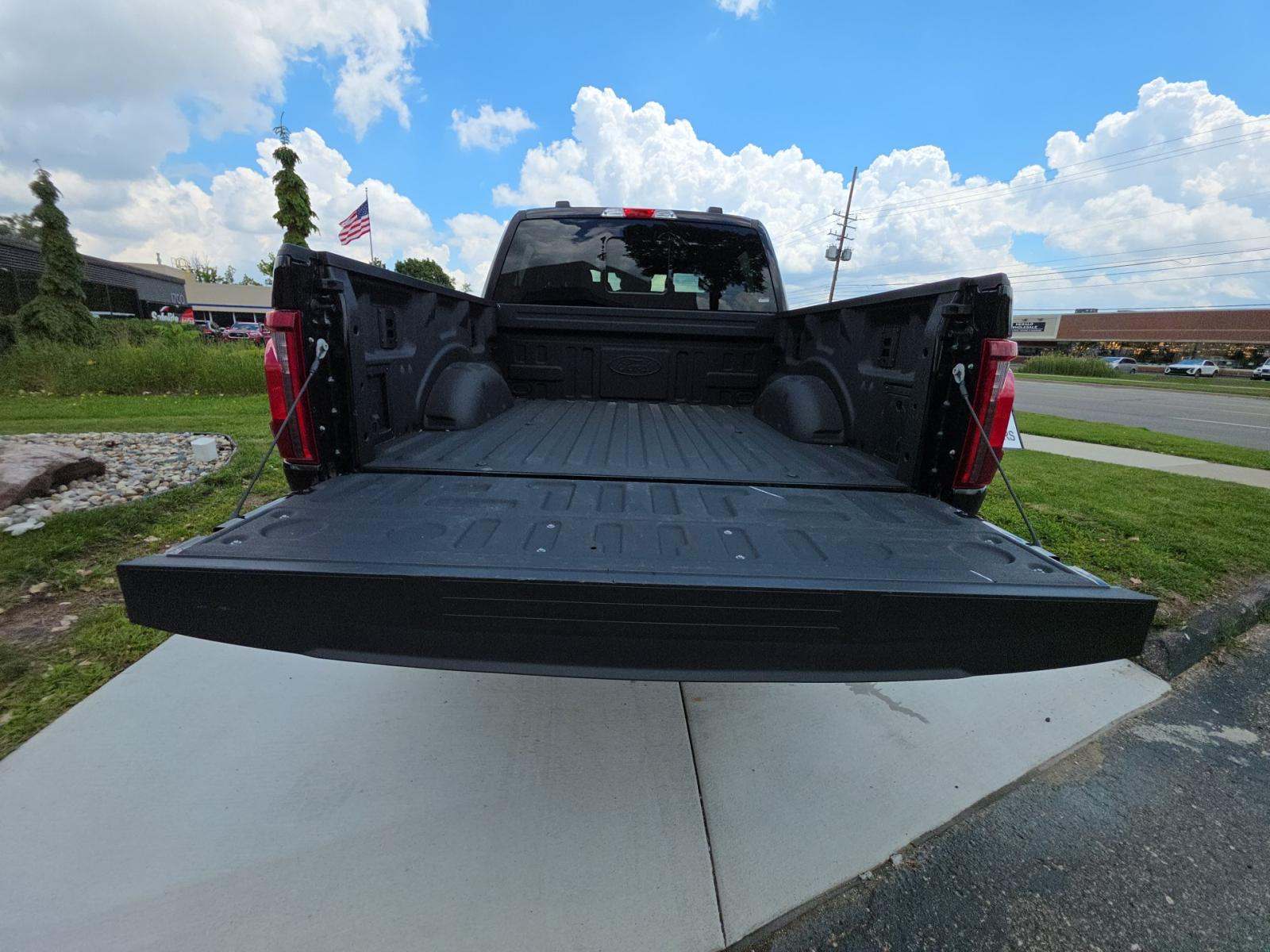 2025 Ford F-150 XLT AWD