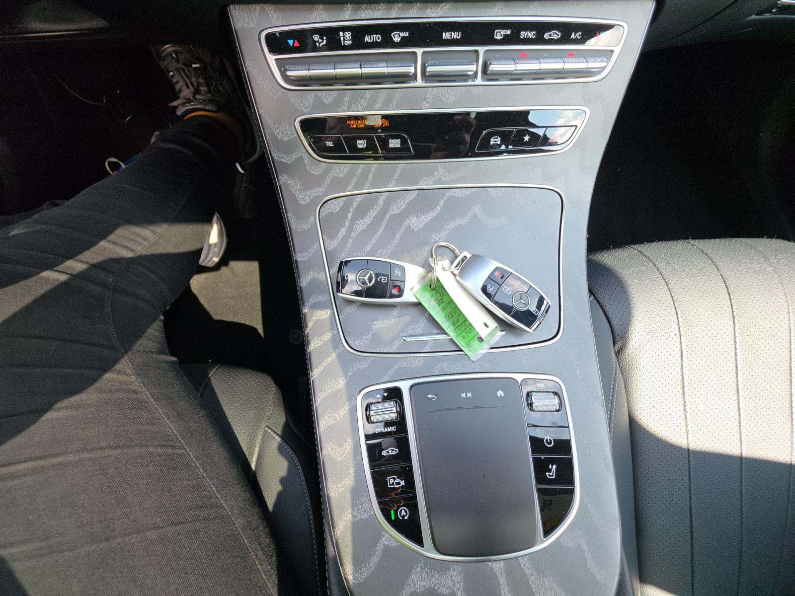 MERCEDES-BENZ E-CLASS - 4