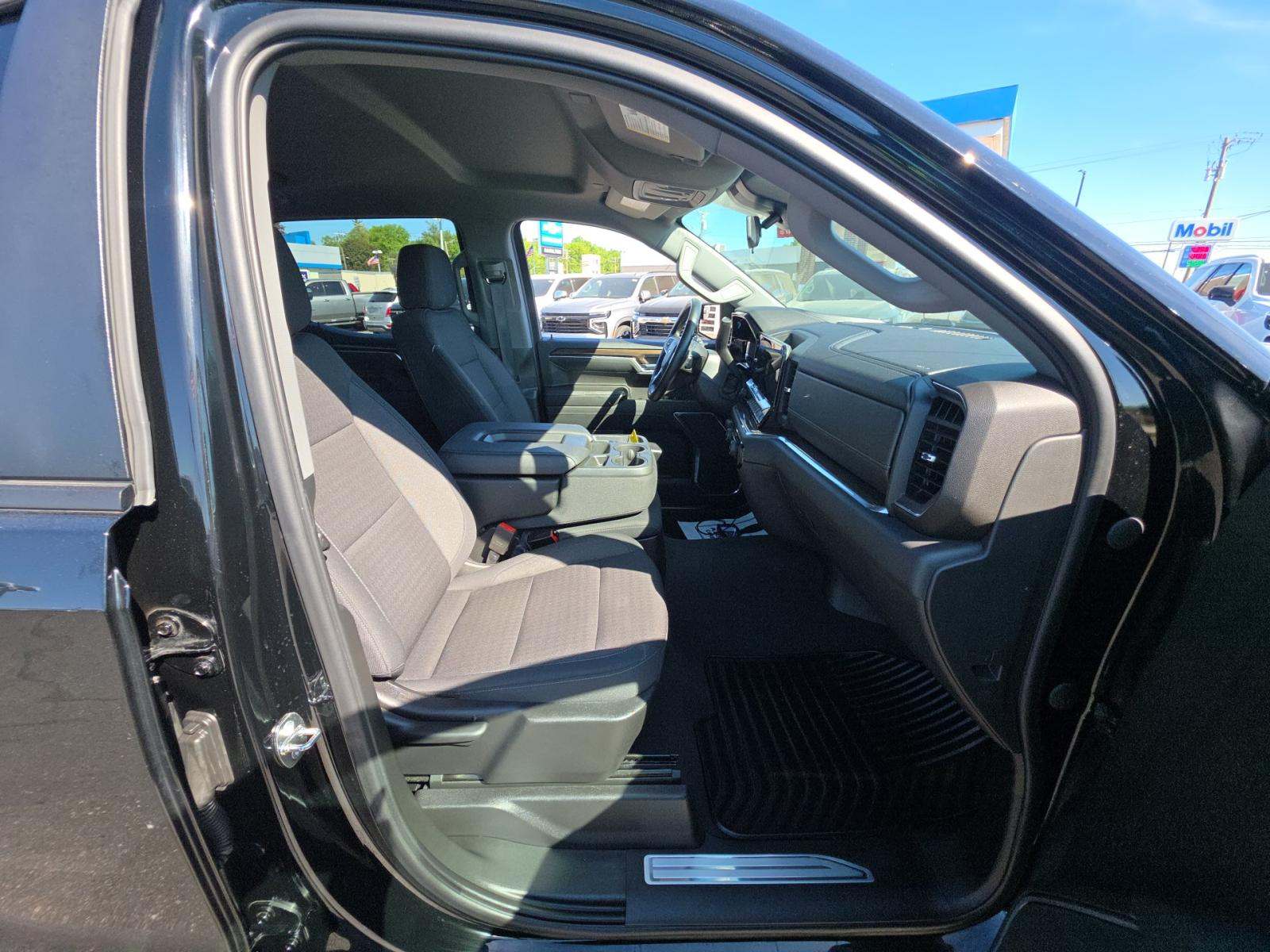 2023 Chevrolet Silverado 1500 RST AWD
