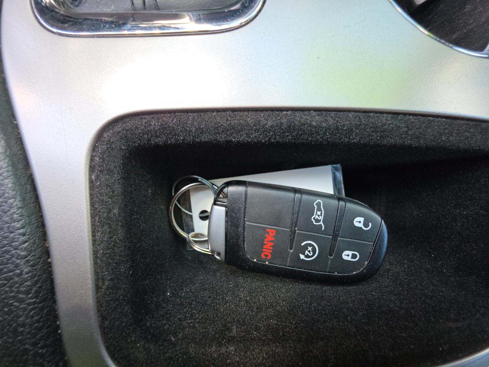 JEEP LAREDO ALTITUDE EDITION - 8