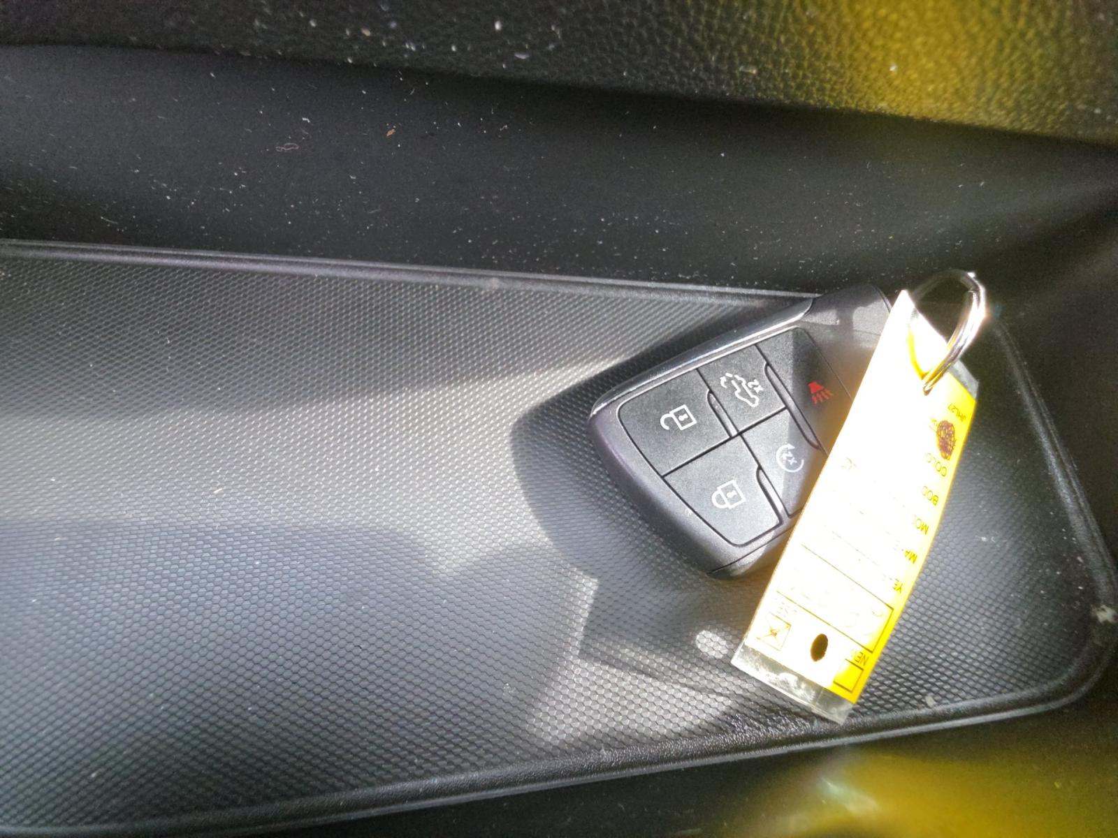 CHEVROLET SILVERADO - 4