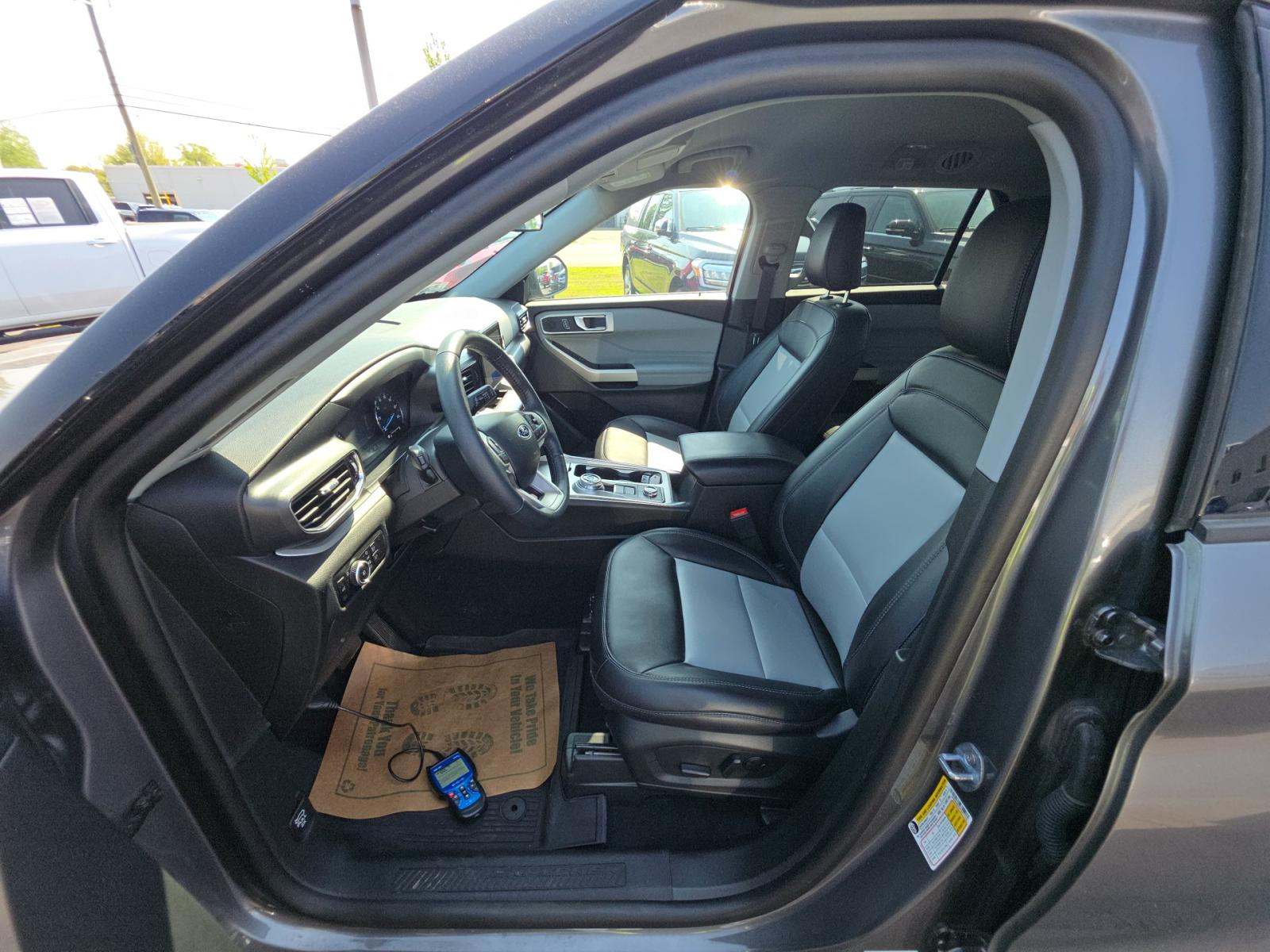 FORD EXPLORER - 2