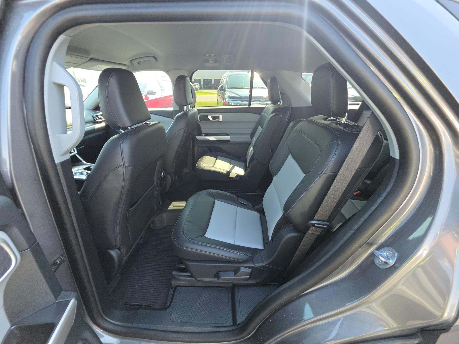 FORD EXPLORER - 9