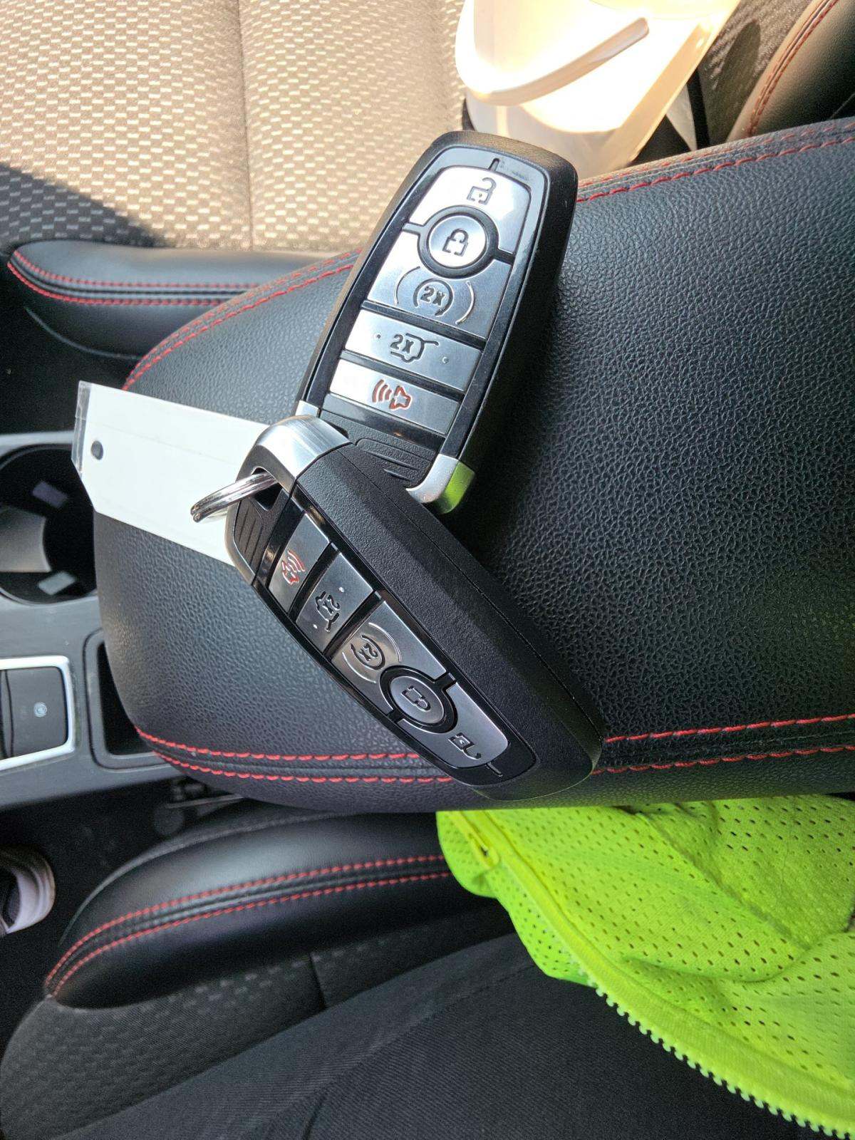 FORD ESCAPE - 4