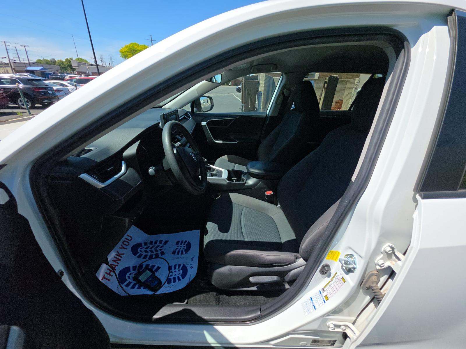 2022 Toyota RAV4 LE AWD