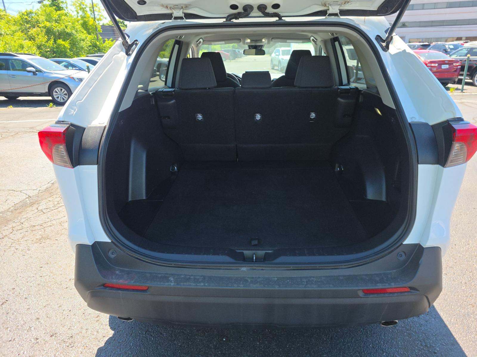 2022 Toyota RAV4 LE AWD