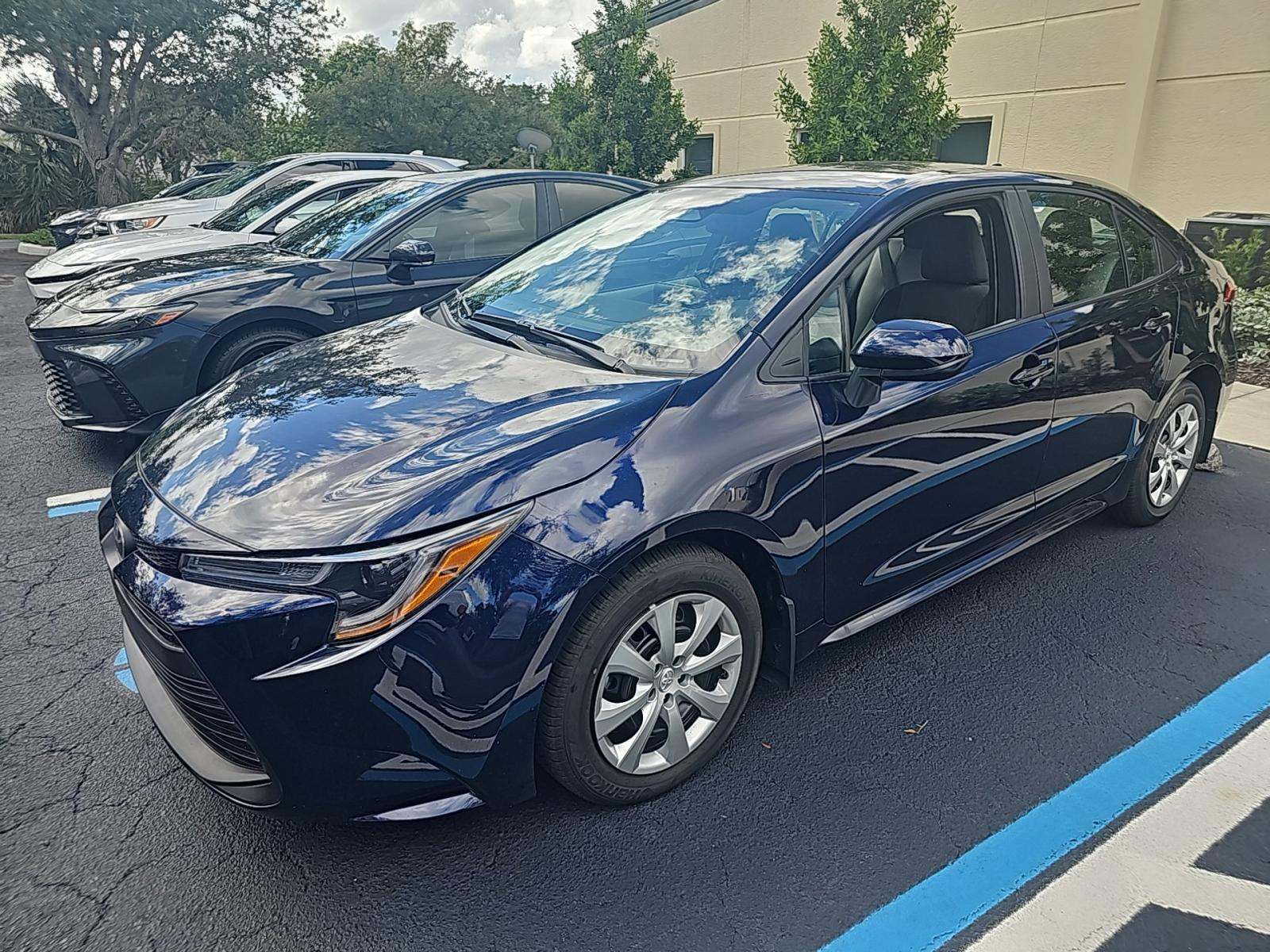 2025 Toyota Corolla LE FWD