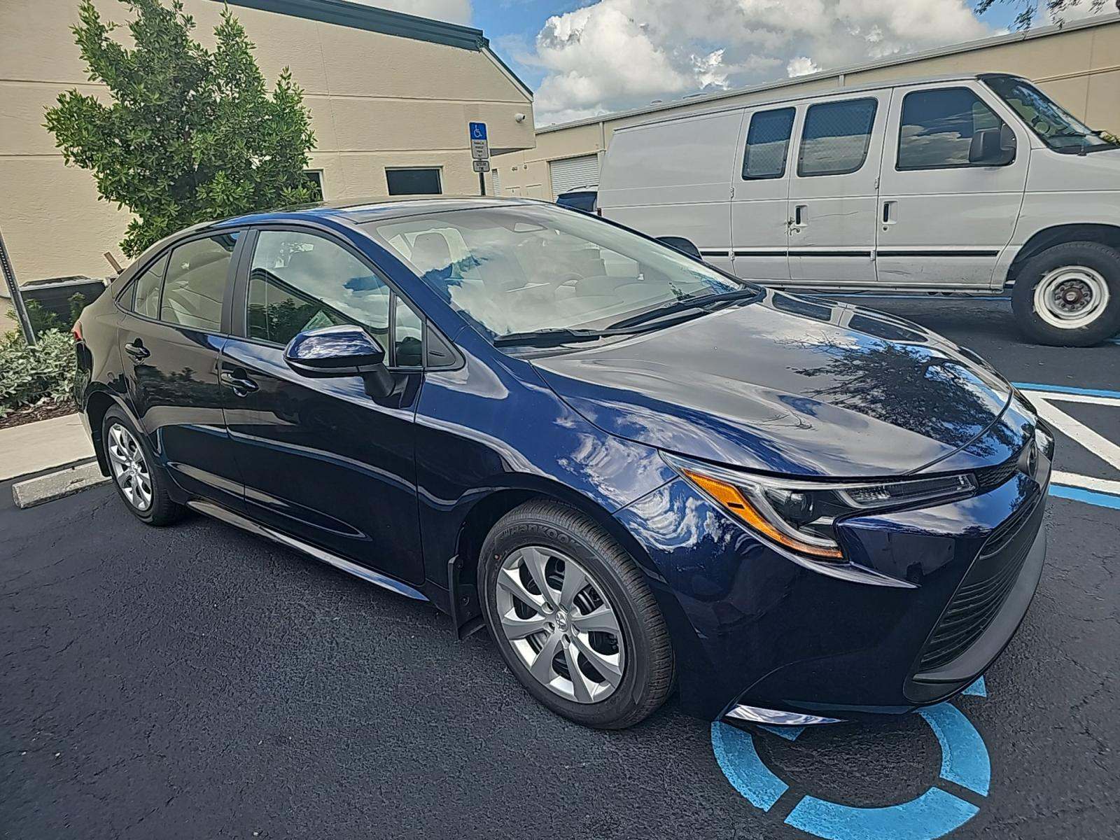 2025 Toyota Corolla LE FWD