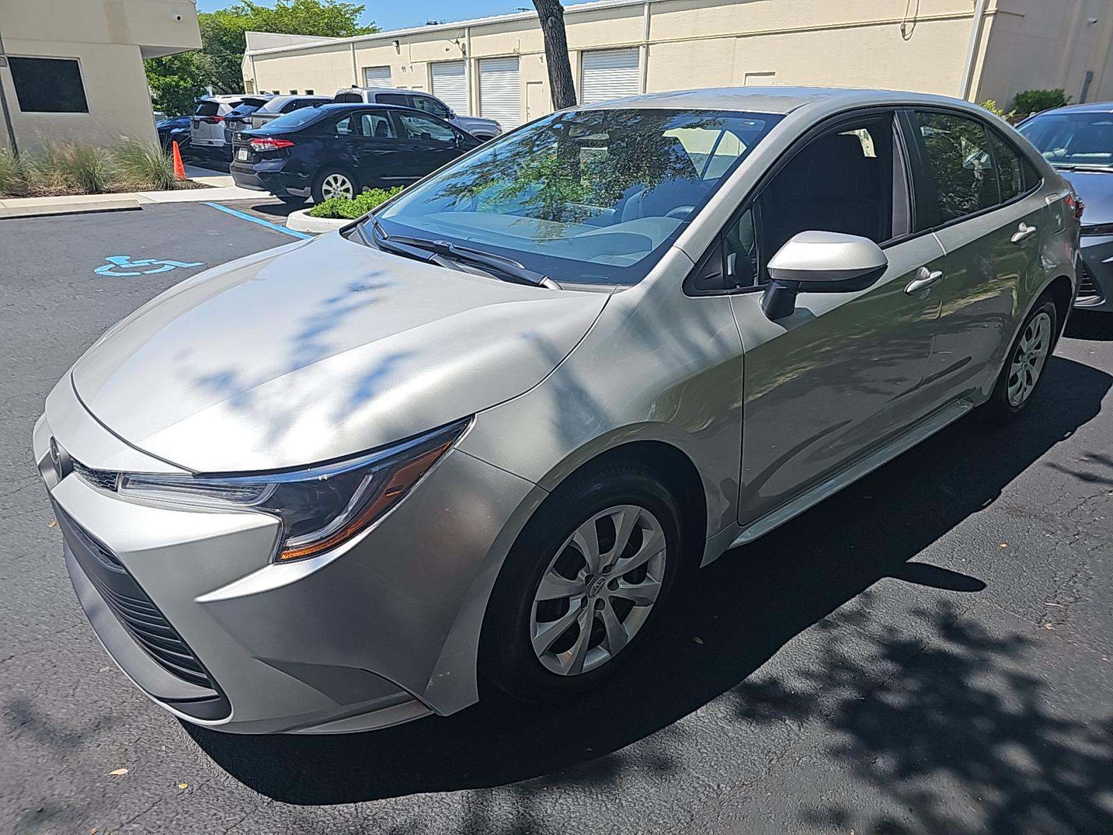 2025 Toyota Corolla LE FWD