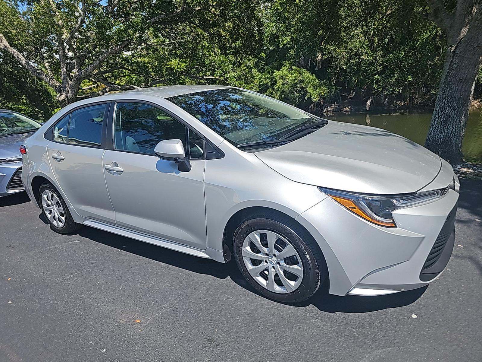 2025 Toyota Corolla LE FWD