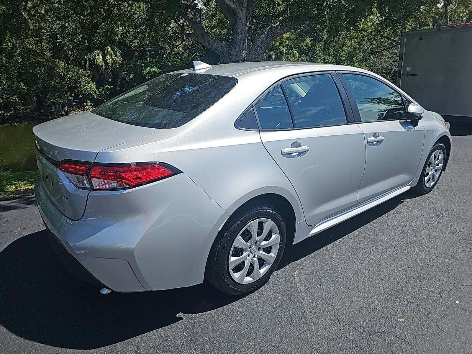 2025 Toyota Corolla LE FWD