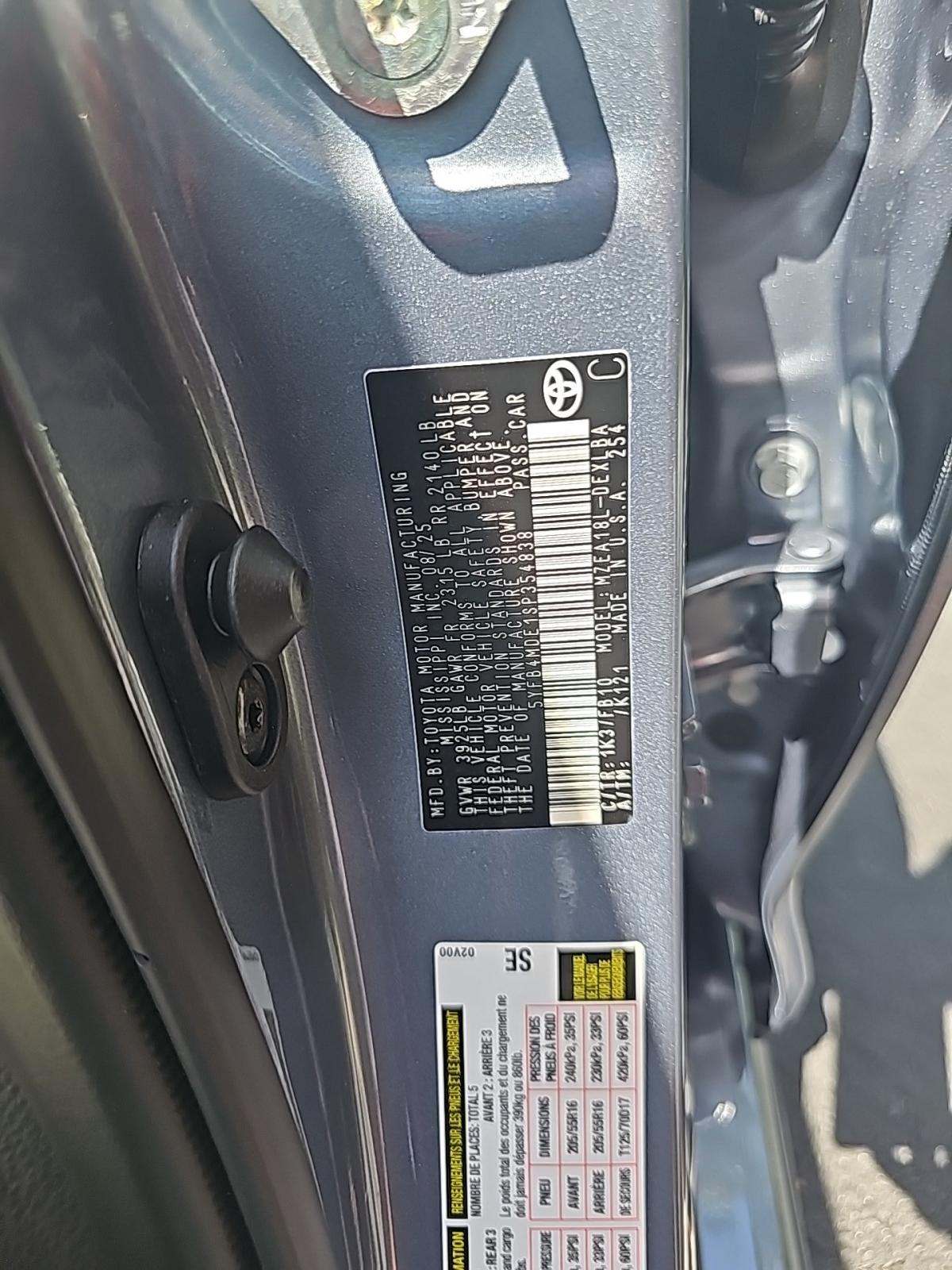 2025 Toyota Corolla LE FWD