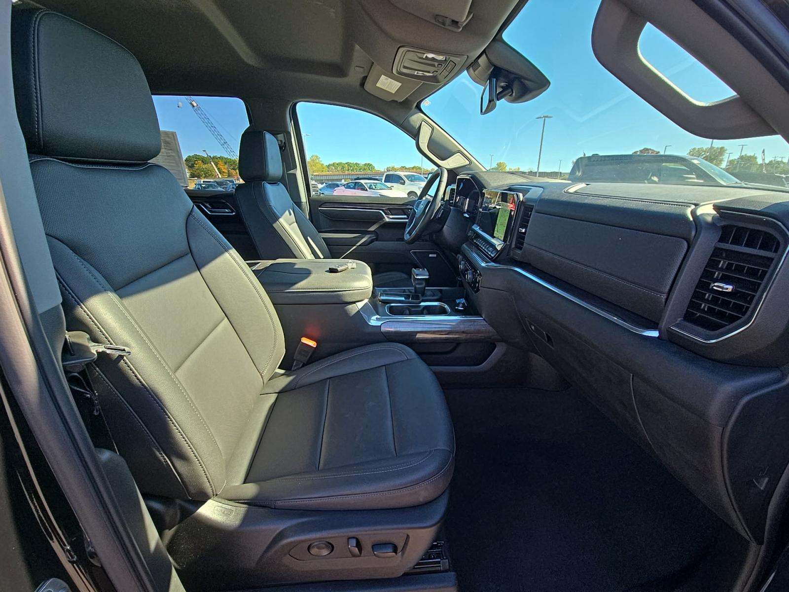 2025 Chevrolet Silverado 1500 LTZ AWD