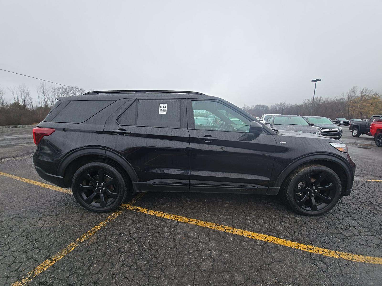2023 Ford Explorer ST-Line AWD